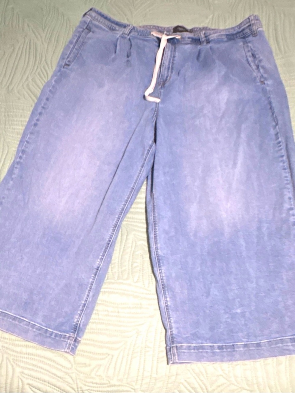 Torrid Feel the Fit Blue Light Wash High Rise Wide-Leg size 22 cropped Jeans
